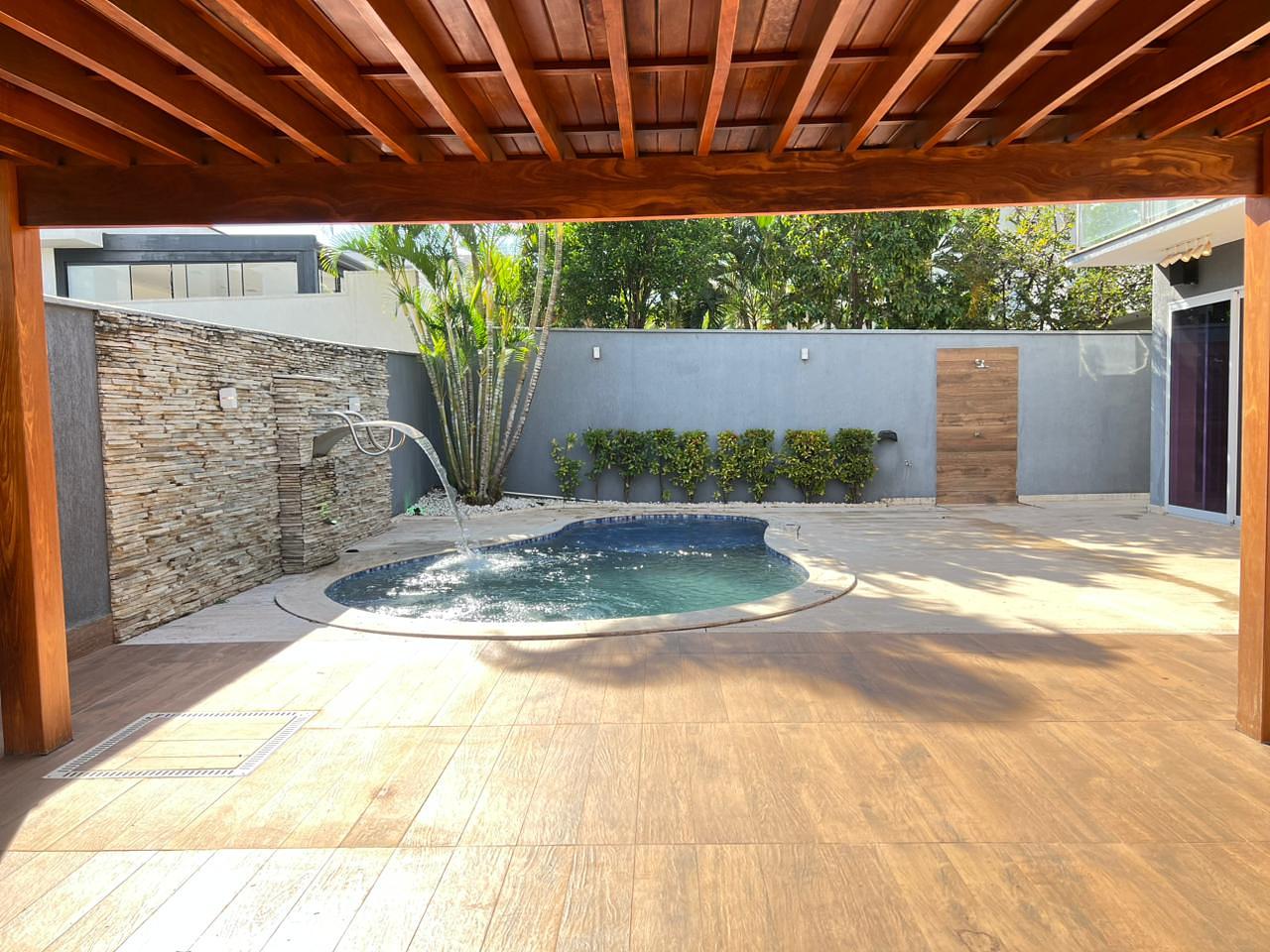Casa Sobrado Condomínio do Lago - 6 Quartos com 5 Suítes 